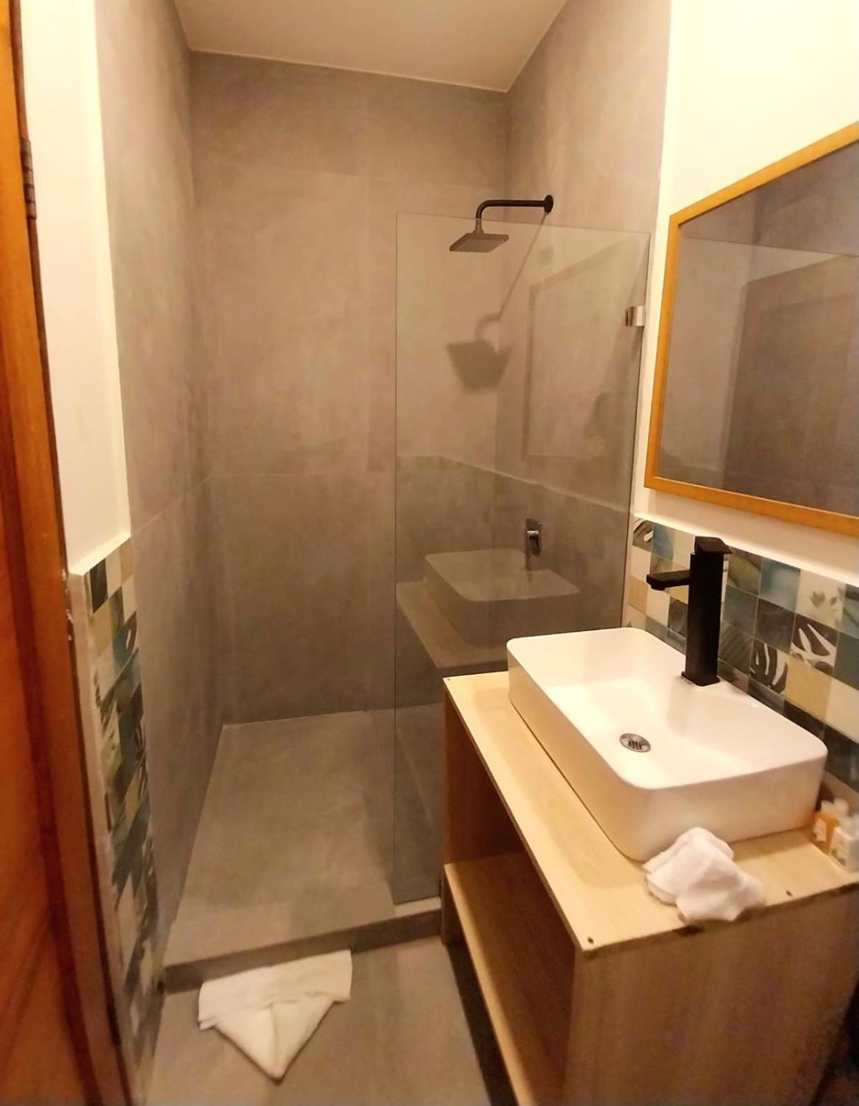 Private Fully Furnished Home At Wide Mouth Frog Hostel Кепос Екстер'єр фото